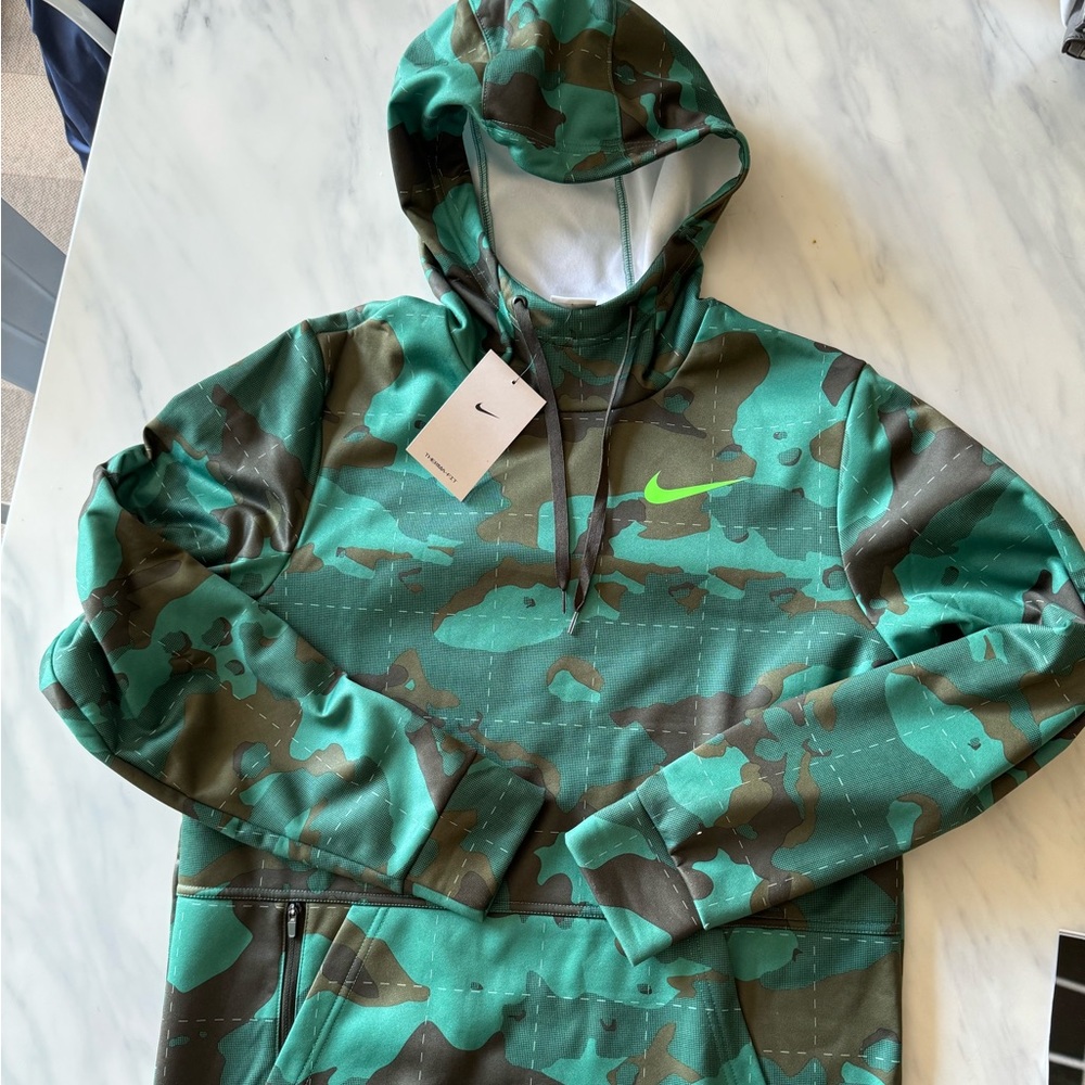 NWT Nike Thermafit Camouflage Hoodie
